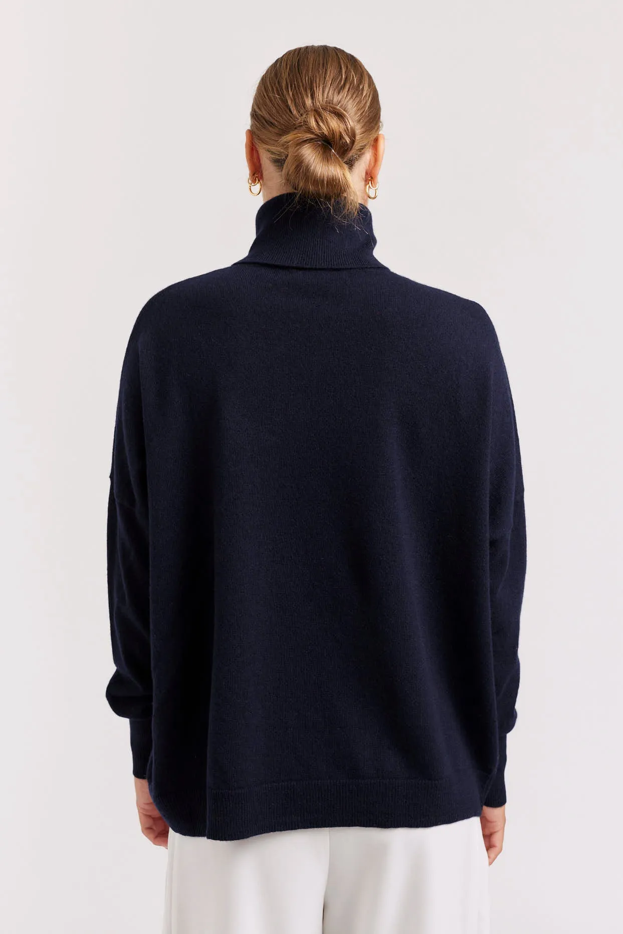 A Polo Bay Cashmere Sweater in Navy