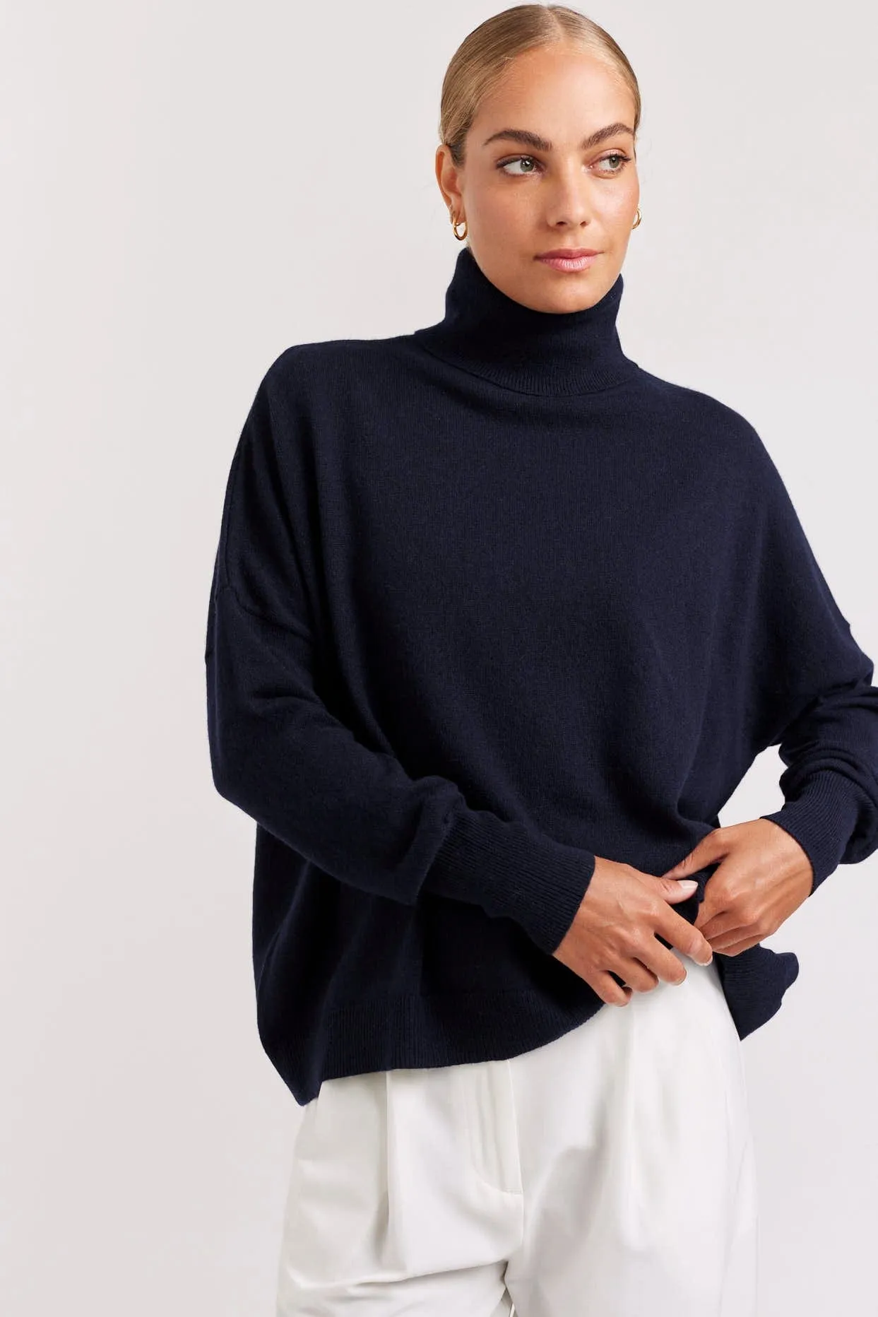 A Polo Bay Cashmere Sweater in Navy