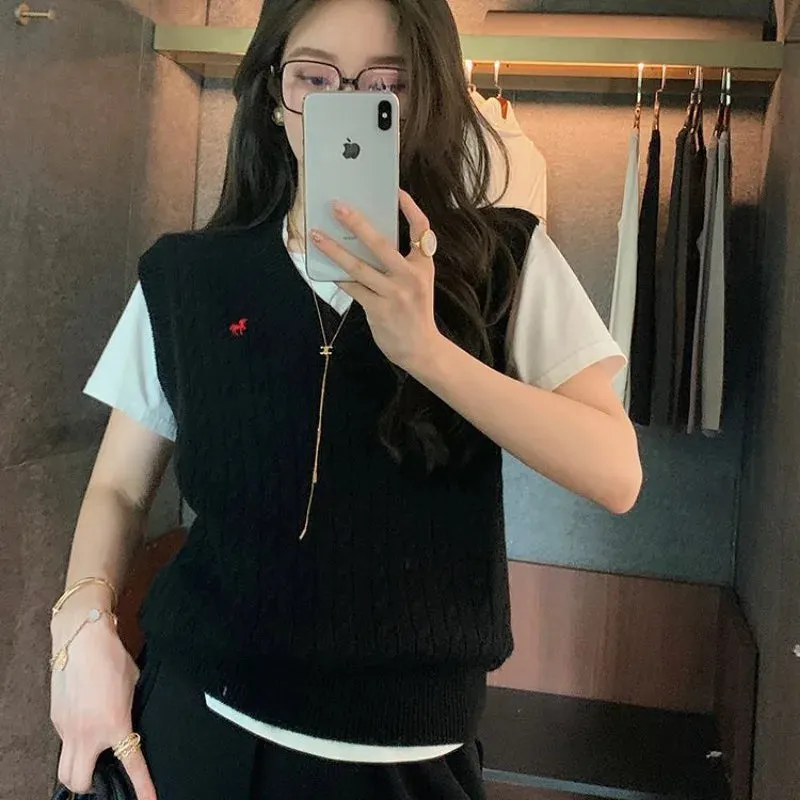 Bonnyshow  Embroidered V-neck Sweater Vest Women 2023 New Fashion Autumn Loose Knitted Outerwear Vintage Solid Sleeveless Female Top Warm