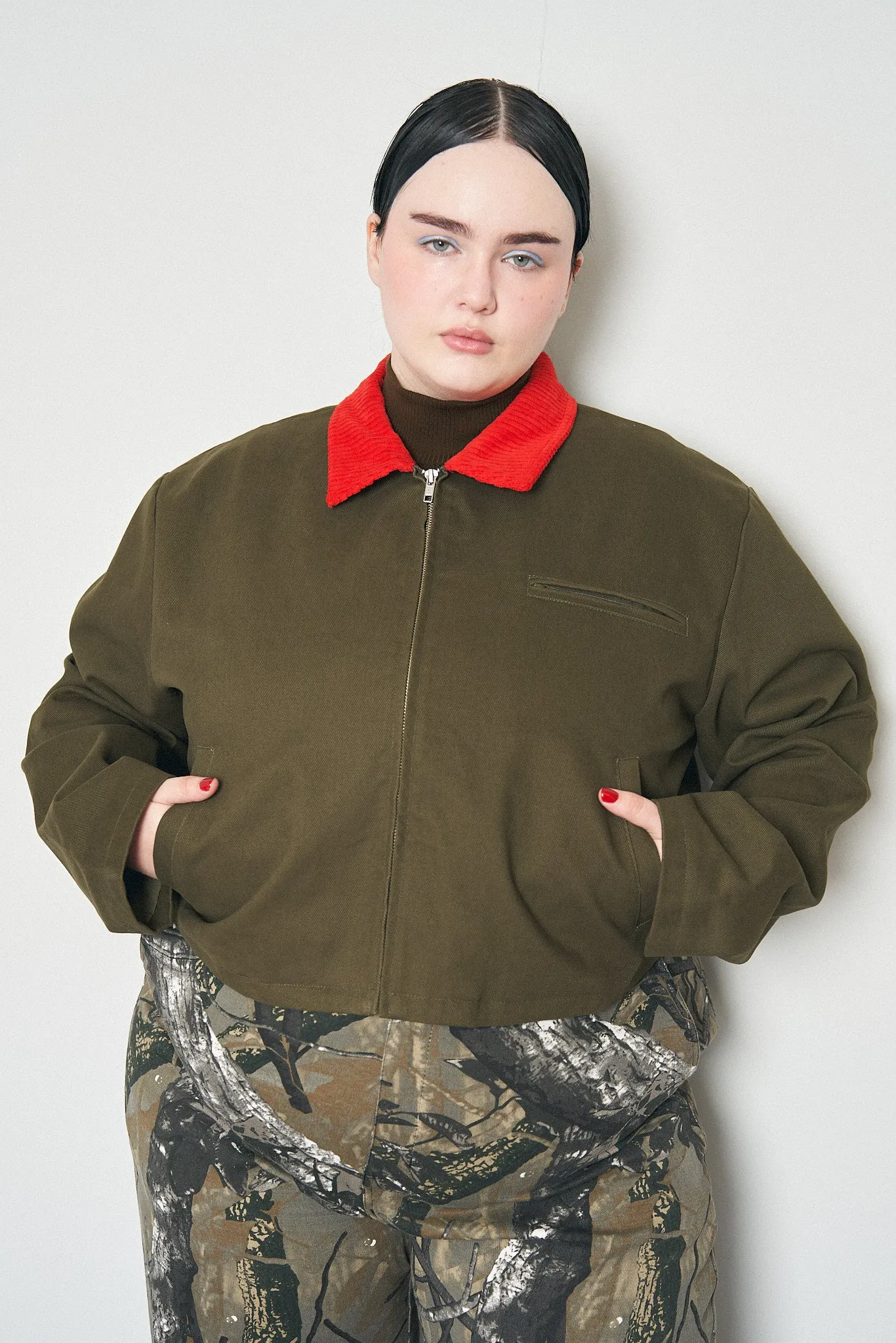 Canvas Construction light Jacket in Moss/red