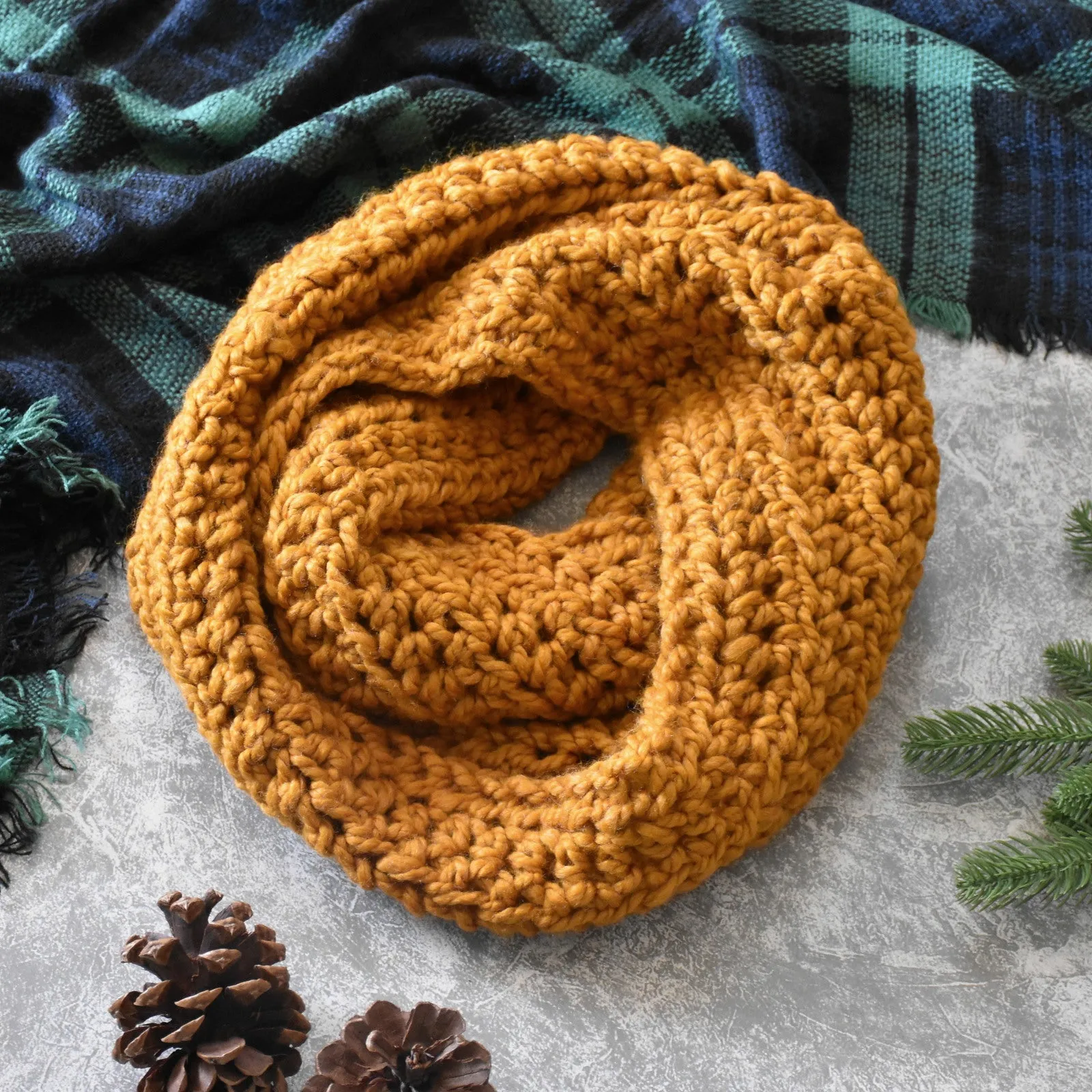 Chunky Infinity Scarf | THE ROCHESTER