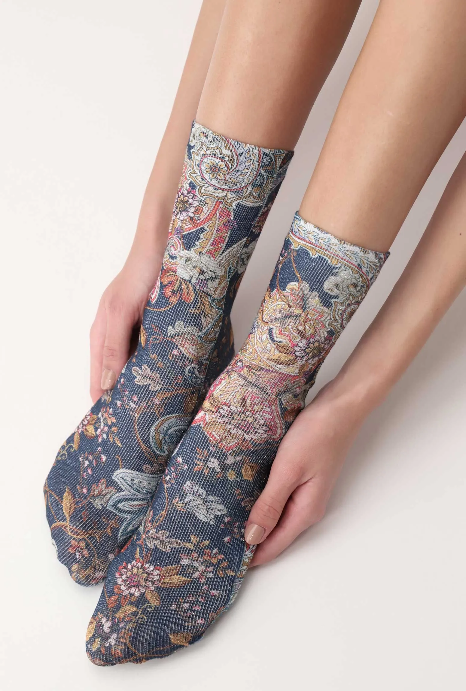 Oroblu Botanical Print Crew Socks